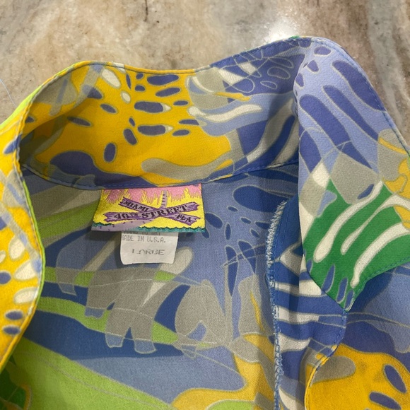 Tropical Print Women's Blouse - Picture 7 of 8